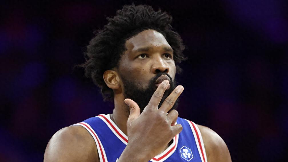 MVP无水货！场均30分8板5助，带队10胜4负，你拿3亿真不贵