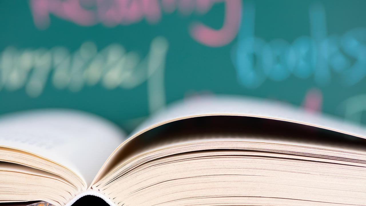 论文“脱虚向实”：教师如何写出带烟火气的专业总结？