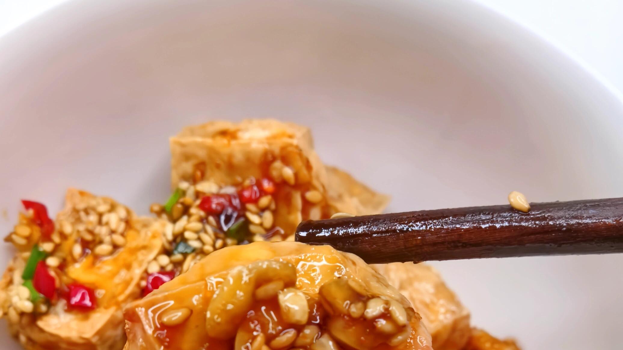 空气炸锅烤豆腐，外脆里嫩还爆汁！香辣过瘾！