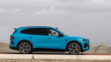 极氪8X：花小钱办大事