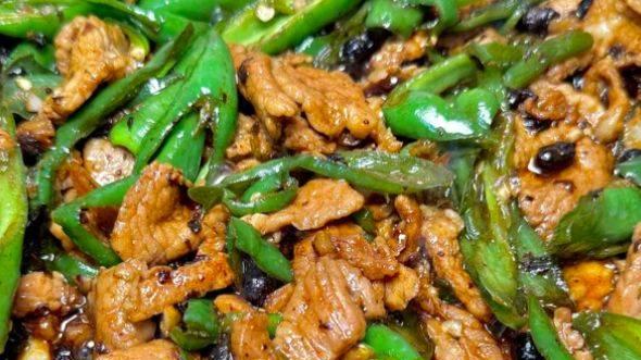 肥瘦煸出油香，豆豉炒出醇厚，这才是老重庆