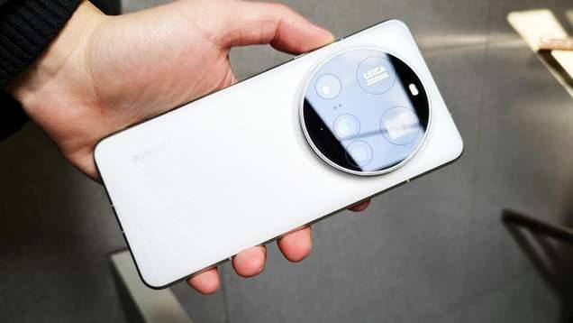 代号夜神主打拍照，这款国产小米旗舰手机，安装配件后变身相机