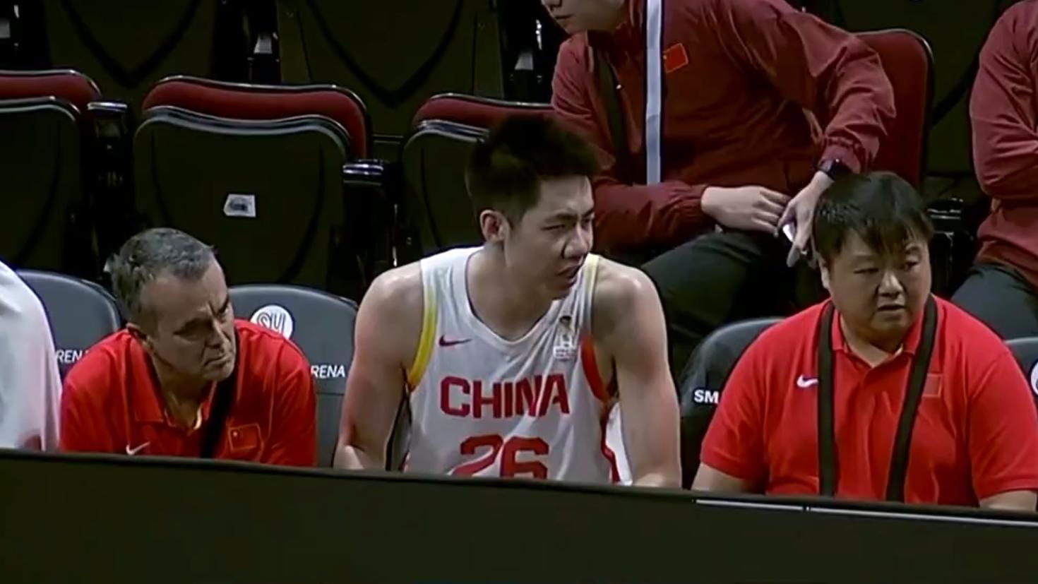 朱俊龙伤情更新！没有大碍，2战轰25分13板4助，已成男篮最强锋线
