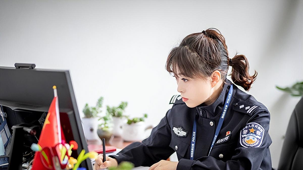 中国人民警察警衔和警服