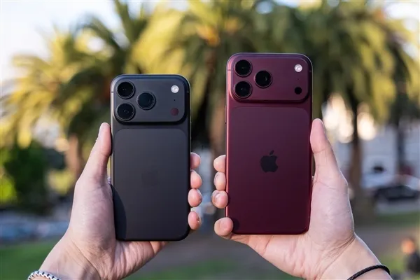 iPhone18 Pro Max：爆出致命断网！苹果终于低头：免费换新机！