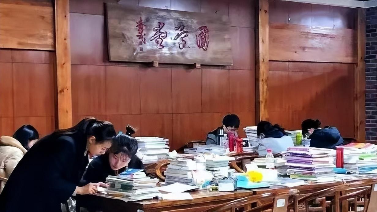 考研人数降了34万，这5个专业反而更难考了！最高涨58分，为啥？