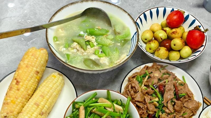 排队6小时等上吃饭，是不是有毛病？