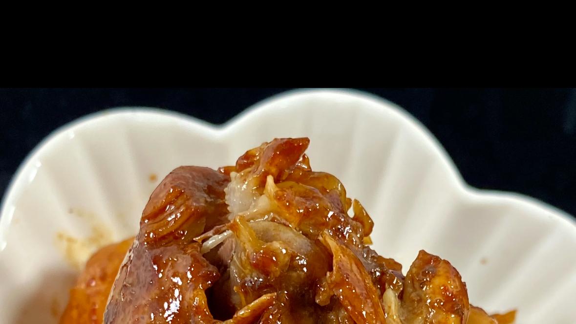 电饭煲土豆焖鸡腿：一按煮饭键，满屋飘肉香
