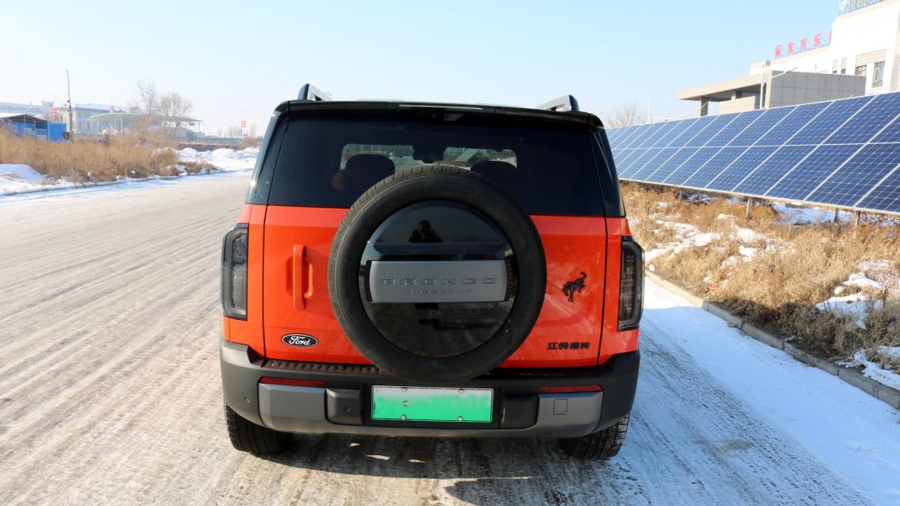 开着智趣烈马，打开东北虎林园，有马有虎，但不马虎儿