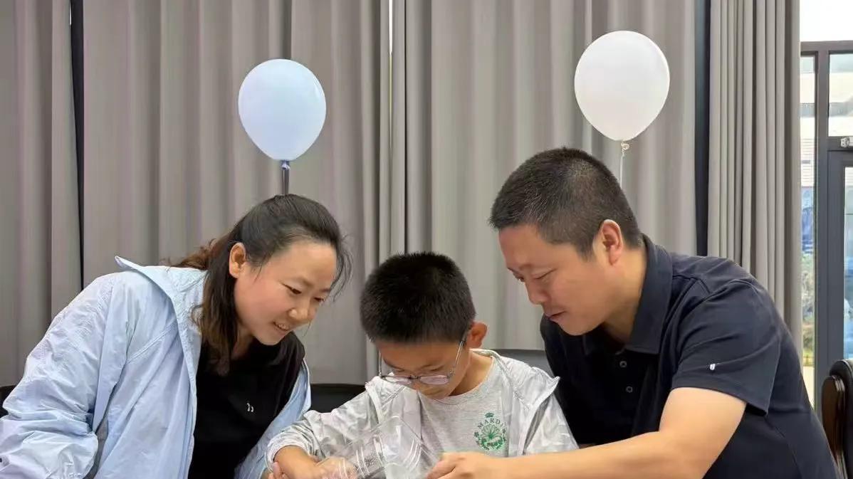 从“留守等候”到“反向奔赴”