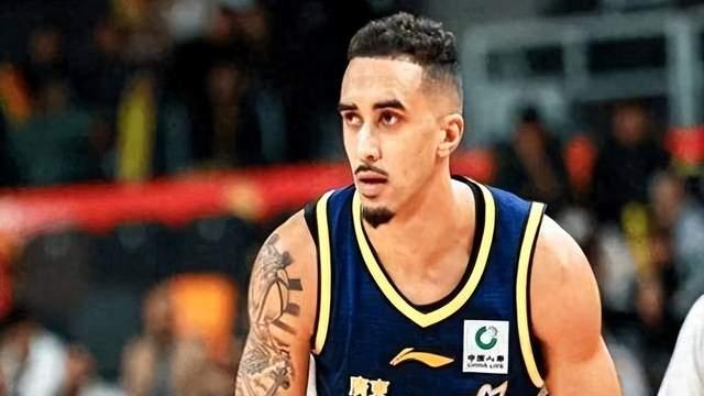 42+7+8+4！广东外援封神夜 双擎适配杜锋体系 最强小外组合？