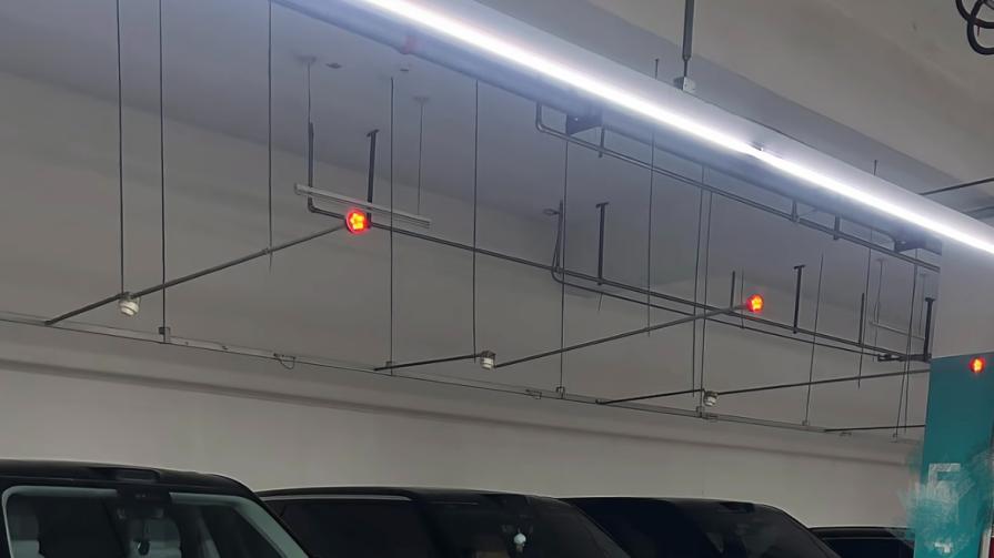 极氪9X成“街车”了，下班路上碰到不少5台？