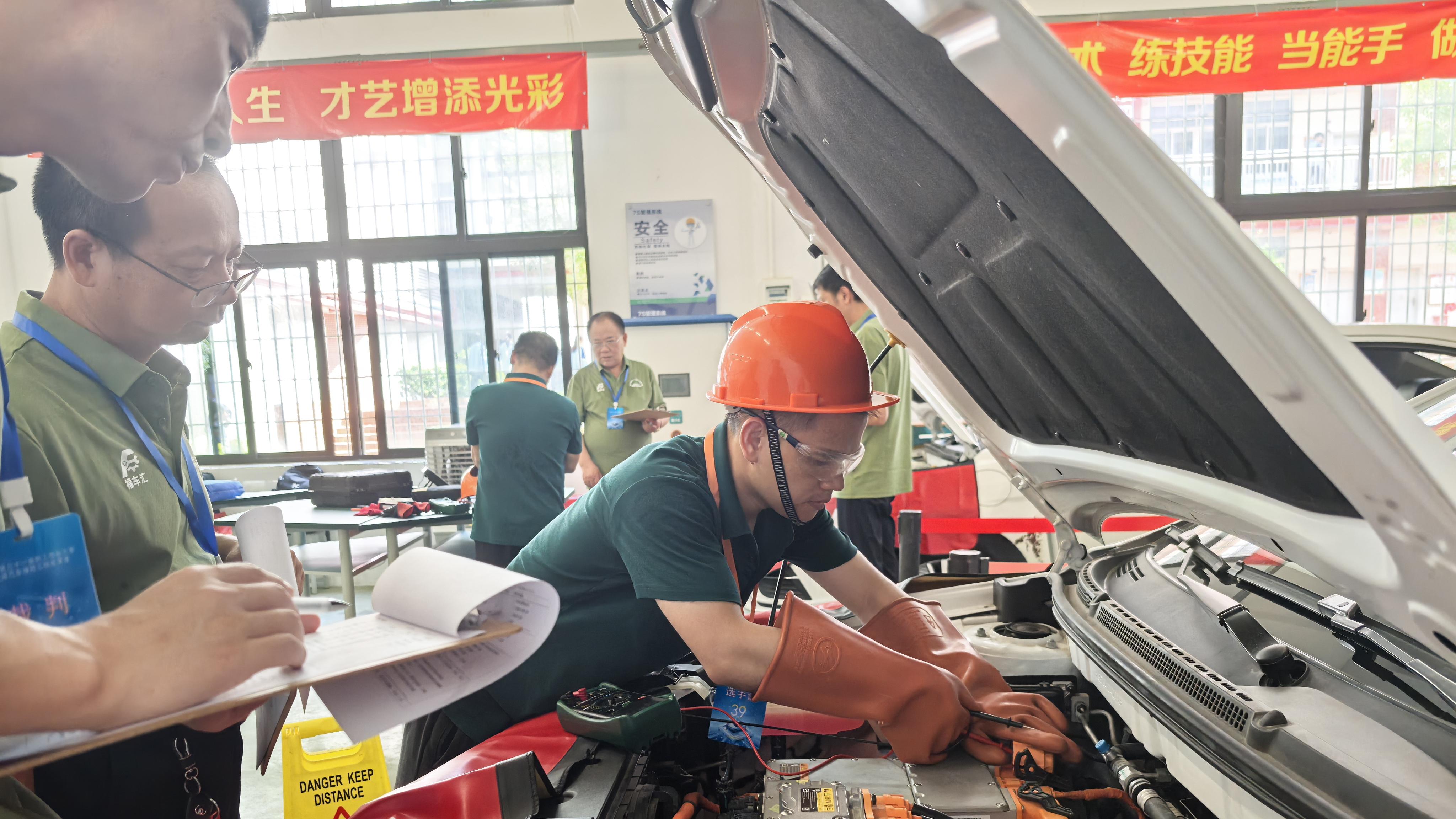 重磅！六部委联合宣布：4月起车企技术全面解禁，百万电车路边摊也能修？修车自由真来了！