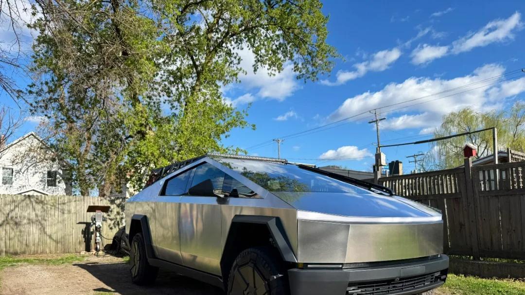 特斯拉美国开始推送FSD V14.3