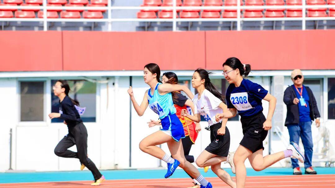 北京市古城中学参加石景山区田径运动会斩获多项荣誉！