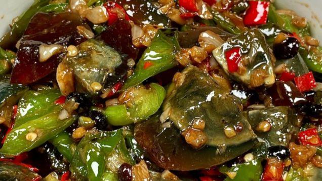 干煸出锅气！湖南辣椒炒皮蛋，下饭第一名