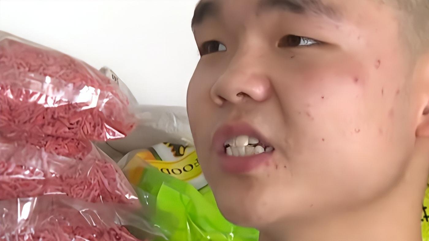 湖南一店老板帮顾客换5万现金，对方却拿转账记录告他欠钱！