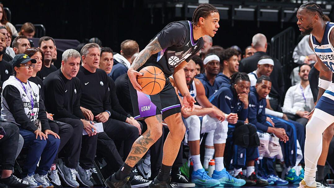 领先15分被逆转，狼队惨遭3连败！华子空砍38+8，乔治43分创新高