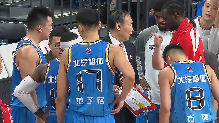 蜜月期已过？CBA劲旅不敌残阵北京男篮遭遇3连败，又要换教练？