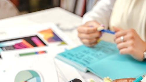 全职招聘 vs 长期合同工：留学生应否接受大厂 Contractor 岗位作为求职跳板？