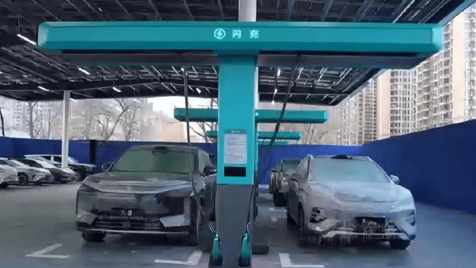 谁说充电速度快折寿？比亚迪第二代刀片电池“闪充与长寿命兼得”！