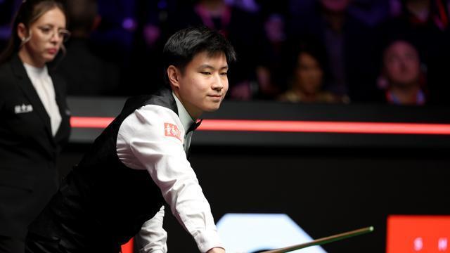 赵心童6-2击败丁俊晖晋级八强 上海大师赛世界顶级对决