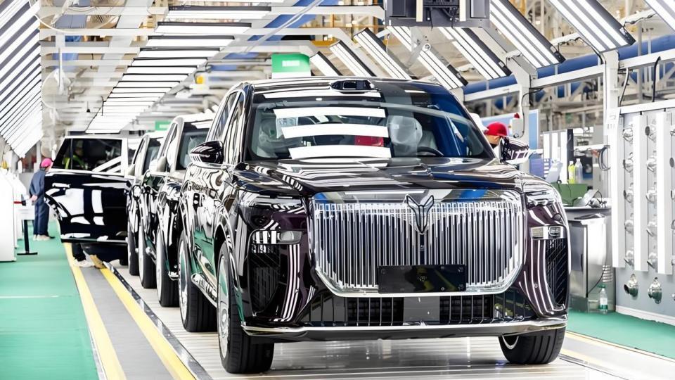 港交所敲钟，央企新能源品牌第一股！