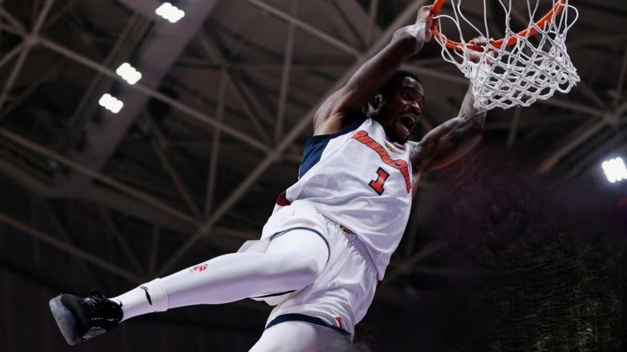 广东输球之夜需理性看待！一个亮点值得肯定，一个问题太致命！