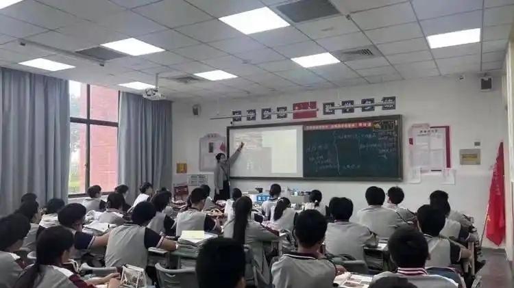 200万，高中继续扩招增加学位，未来人口出生率下降后该怎么处理？