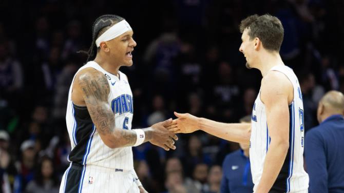 火箭边缘人2场20+10无失误！火速上位补位电风扇，1年合同超值，续约稳了