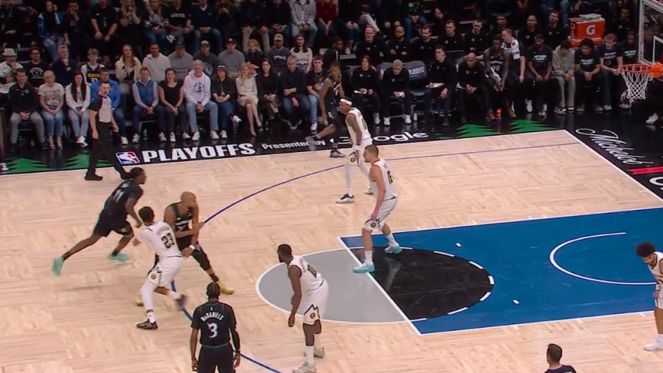NBA西四定3+东四定1！森林狼以下克上实现逆袭，尼克斯大胜晋级