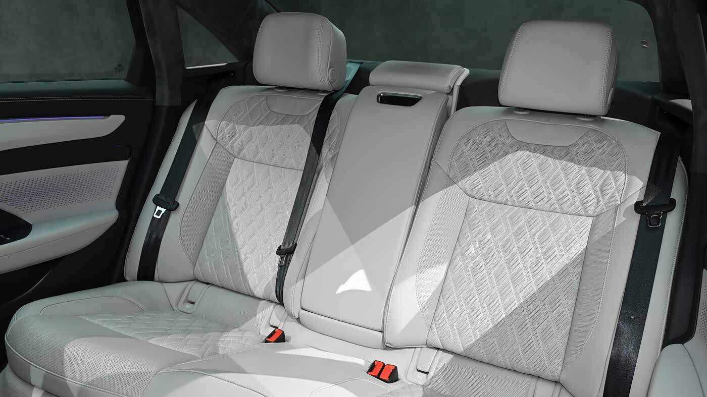 新旧豪华的正面交锋：昊铂A800对比全新奥迪A6L