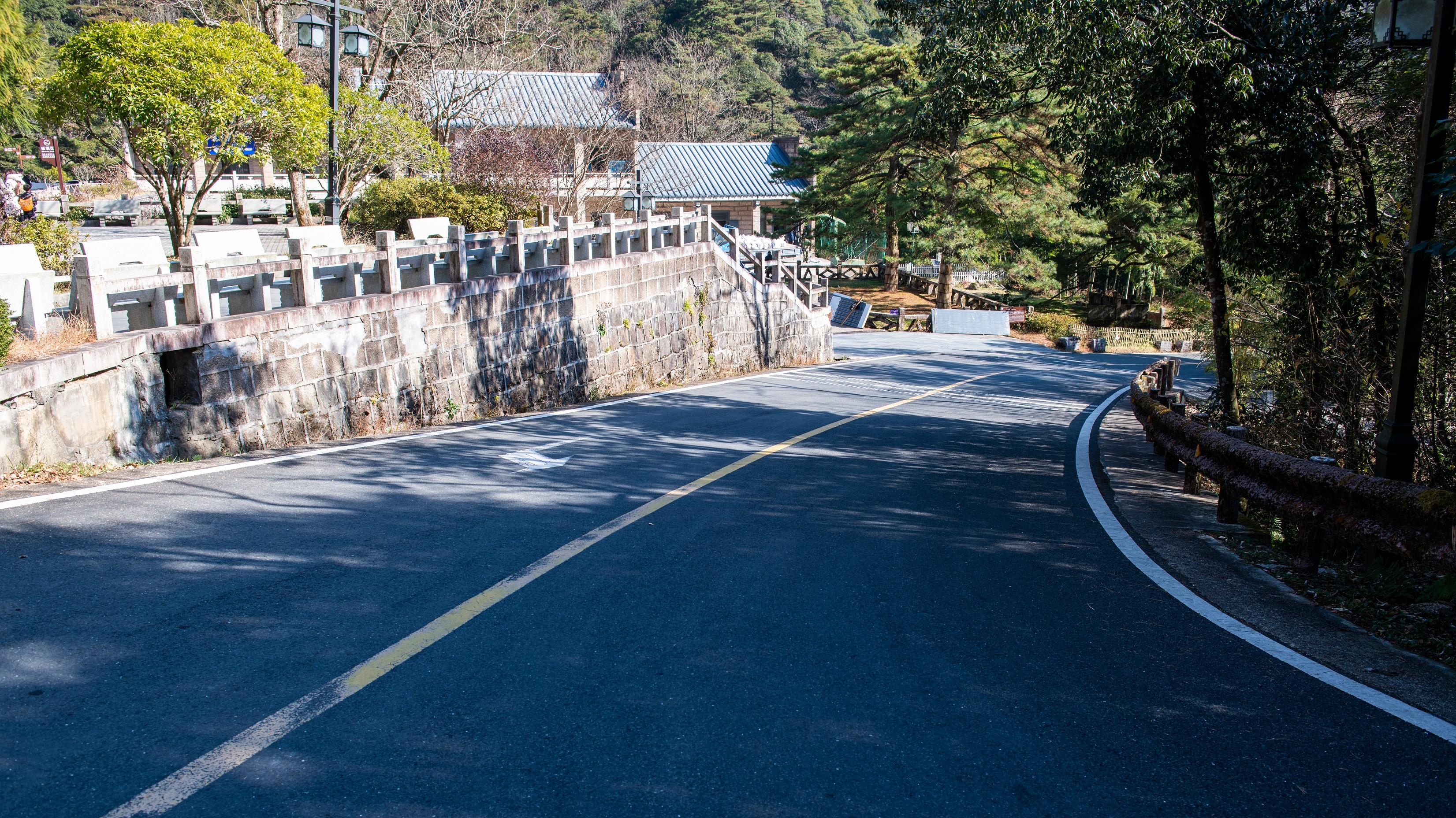 不确定时代，最稀缺的不是战略，是敢先动的