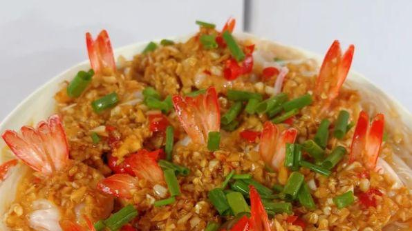 热油一泼香满楼道，湘味蒜蓉粉丝虾鲜爽不腻