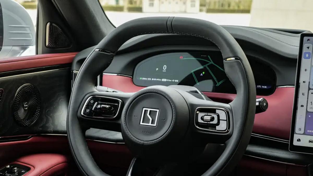 极氪8X上市，避开家用，转战运动性能旗舰