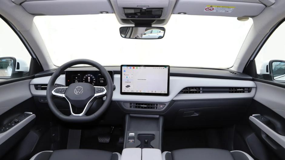 专为年轻人量身定制，2026款速腾S传承德系工艺，提供两种动力版本