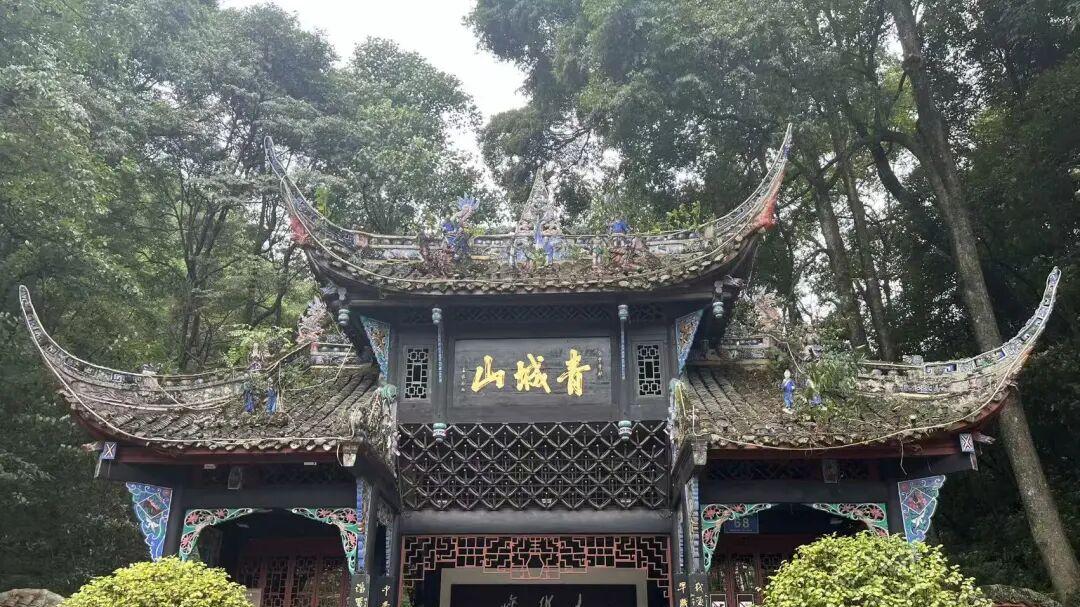 破除高龄歧视，禁止擅自安排购物……老年旅游国家标准来了！