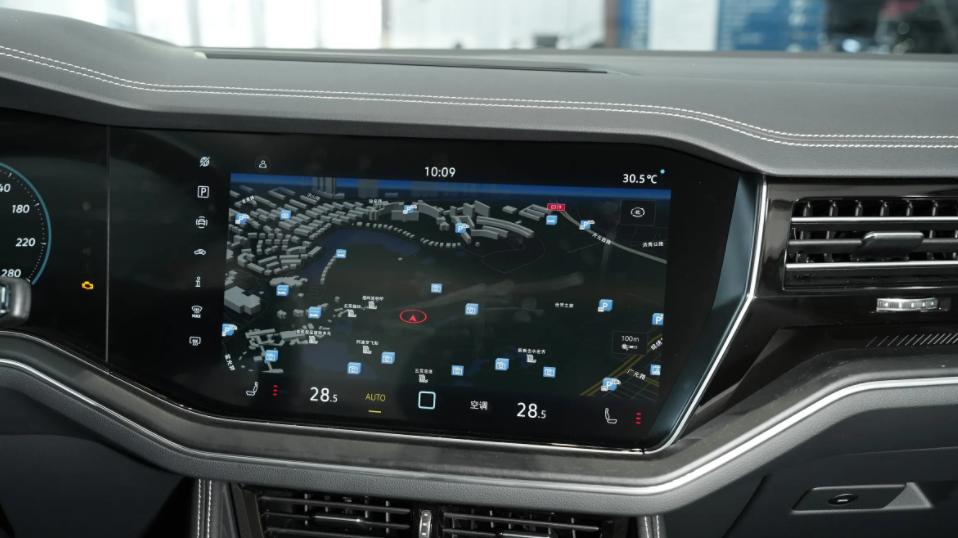 进口中大型SUV，售75.58万，配3.0T引擎，2026款大众途锐上市