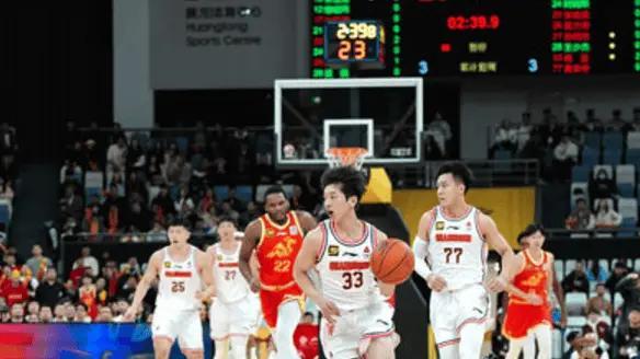 职业新高加首个3分球，杨溢逐渐适应职业联赛，杜指导也对他信任