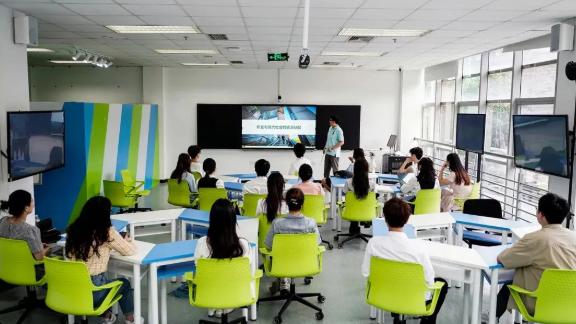 从校园到职场，拆解成都东软学院受互联网大学欢迎的的育人逻辑
