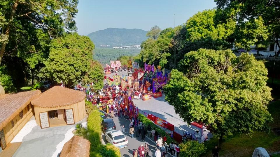 百狮竞逐帽峰之巅——广州市白云区第十一届传统南狮锦标赛开赛