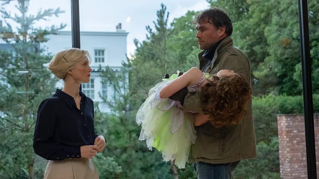 一场绑架两段创伤——《被偷走的女孩》