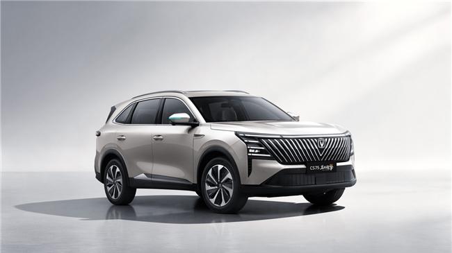 油耗降一半! 第四代CS75PLUS蓝鲸超擎配置表曝光, 四大好礼开启盲订