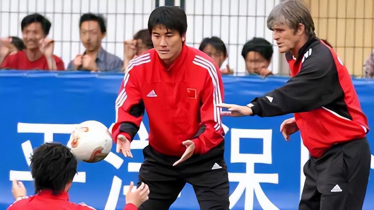 米卢世界杯弃用李明：是私人恩怨，还是战术必然？