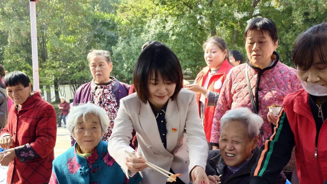 全省优秀党务工作者！荆门市白庙街道月亮湾社区王小雨