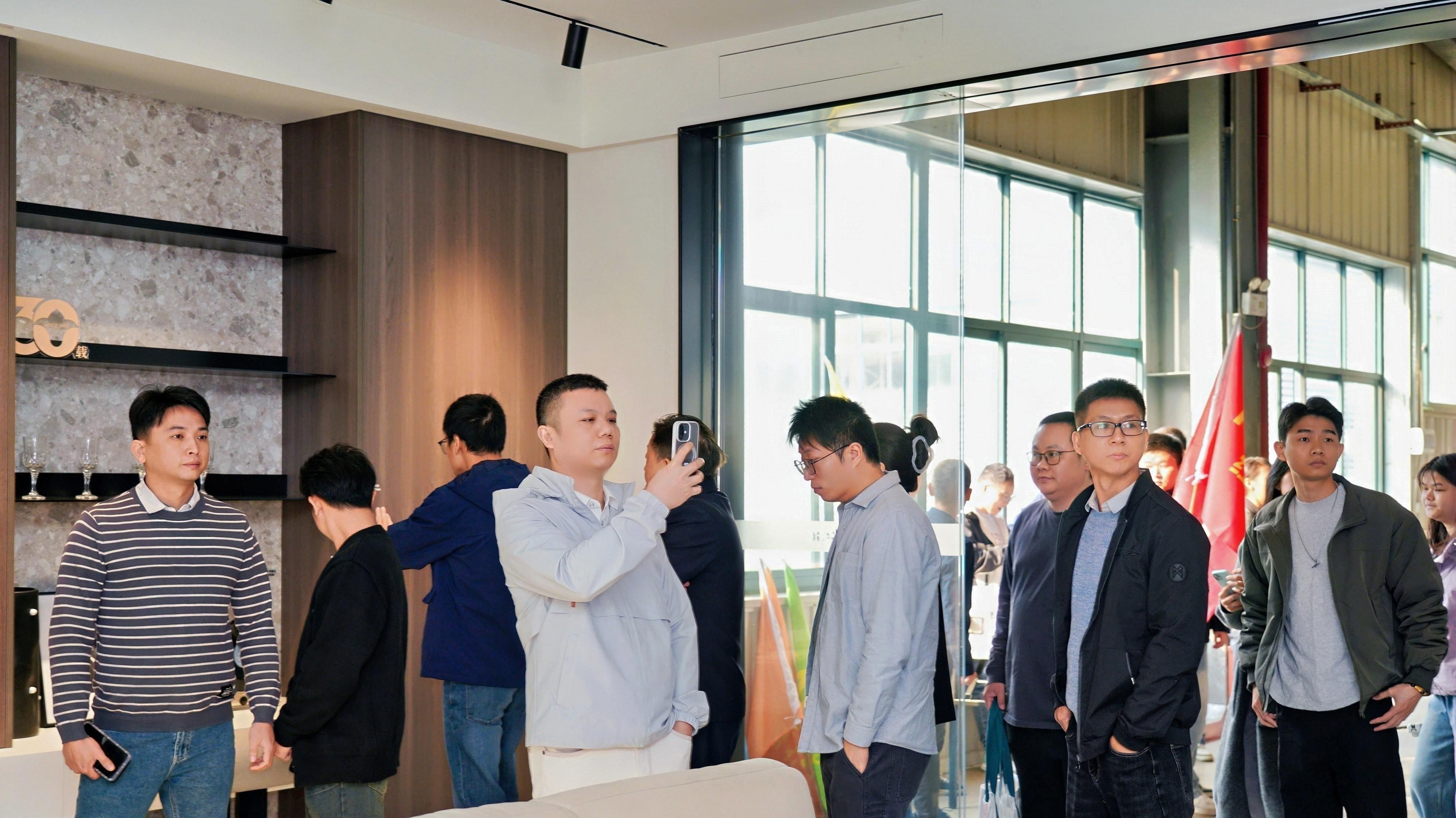 破局湾区，共赢未来！红棉花广佛肇300人大会解码“破卷”新范式