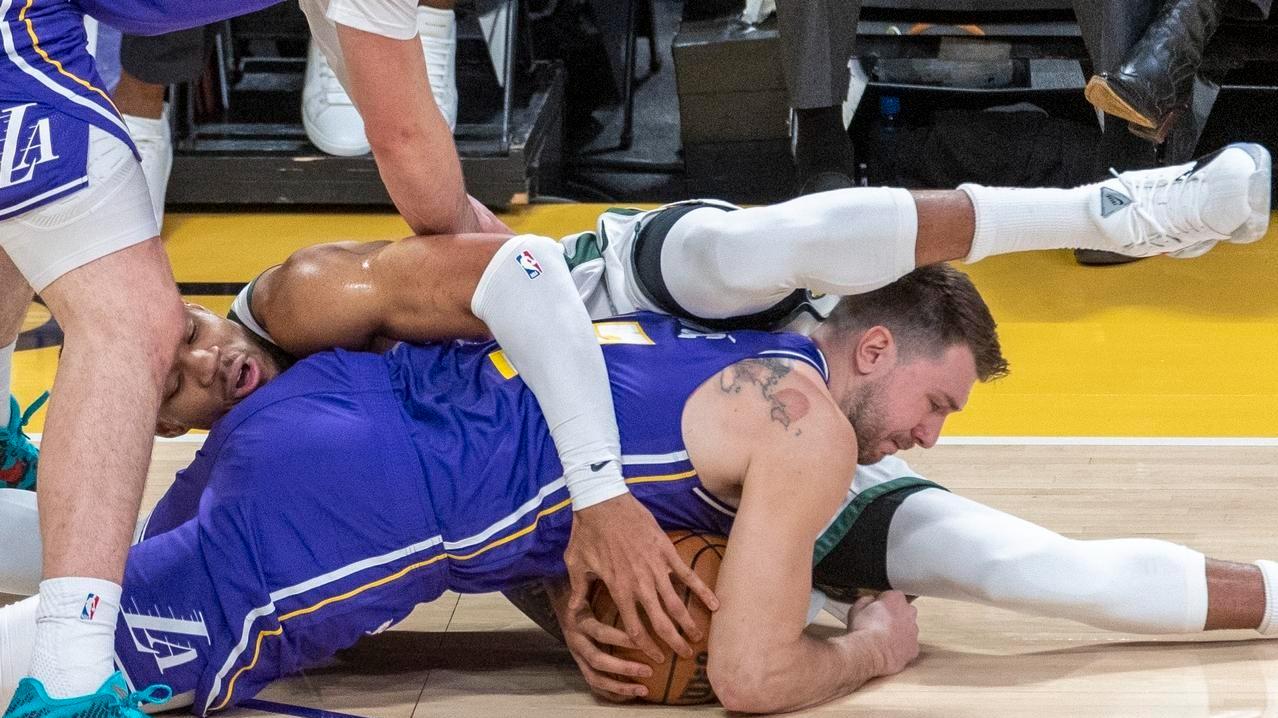 雷迪克公布了八村塁伤病情况的积极信号：很快将回到赛场上