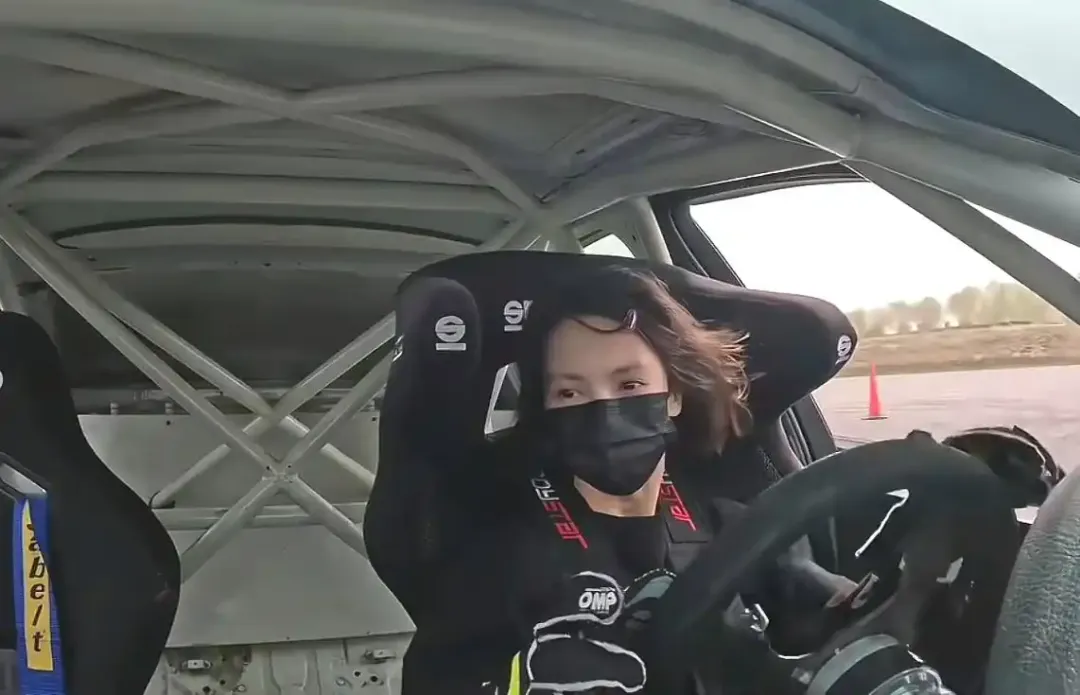 突发爆料！演员金晨疑似驾车肇事逃逸