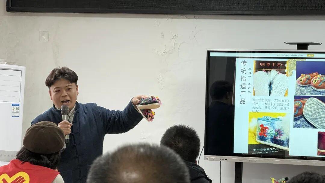 微光故事会进社区 文明实践点亮平凡温暖