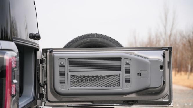 “能装又好开”的家用车，BJ30旅行家想当你的全能搭子？